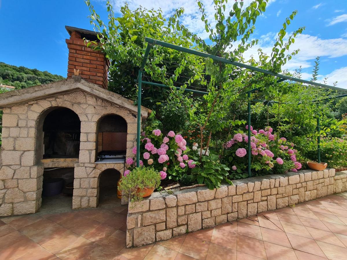 Apartment Gulic Supetarska Draga Exterior foto